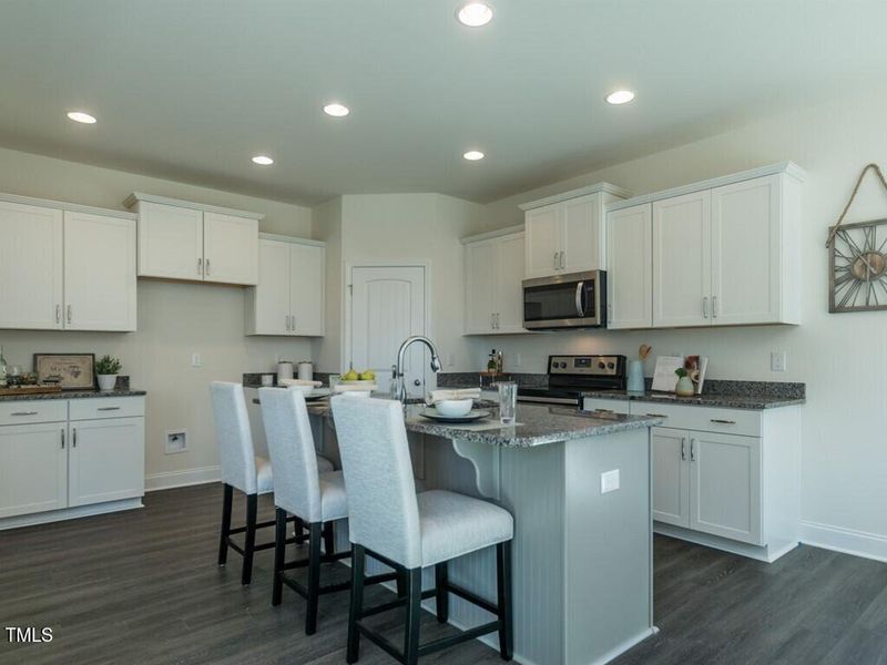 010_Kitchen 010_Kitchen