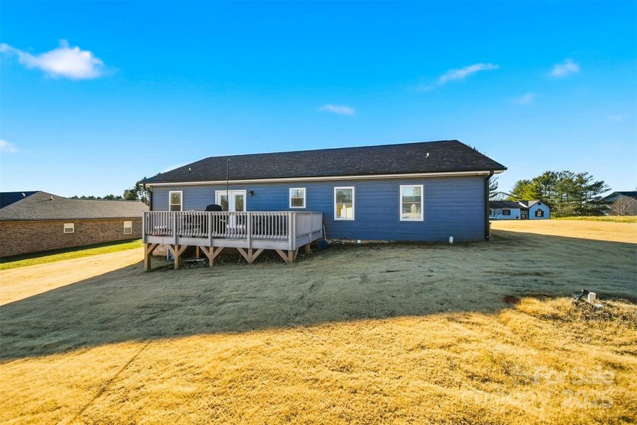 Exterior details and patio area of a home in , Granite Falls (Image 23).