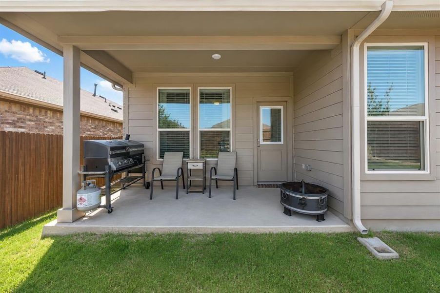 Exterior details and patio area of a home in Springhill South, Boyd (Image 3).