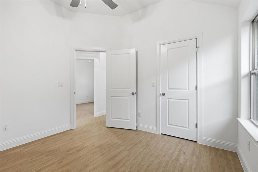 Spacious, unfurnished interior of a new home in , Tolar (Image 29).