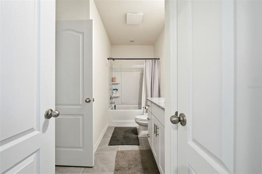 Furnished interior view inside a new home in , Kissimmee (Image 17).