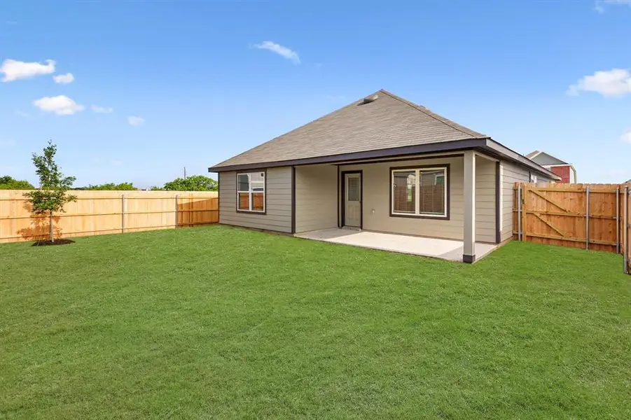 Front exterior of a new home in Sycamore Landing, Fort Worth, TX, highlighting curb appeal (Image 1).