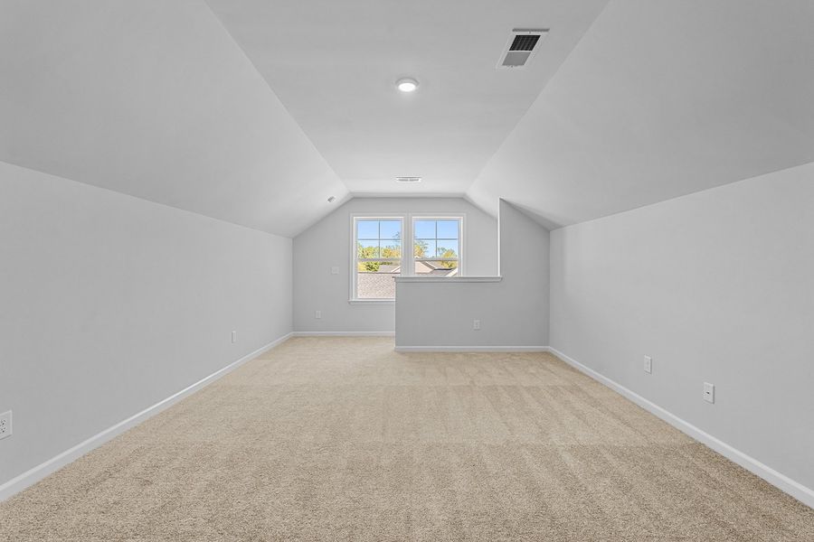 Spacious, unfurnished interior of a new home in Fieldstone, Lexington (Image 45).