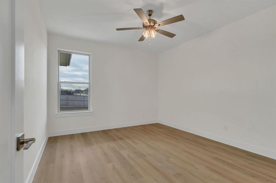 Spacious, unfurnished interior of a new home in , Grand Prairie (Image 21).