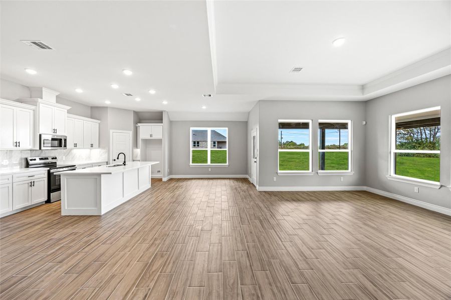 Spacious, unfurnished interior of a new home in , Prairie View (Image 12).