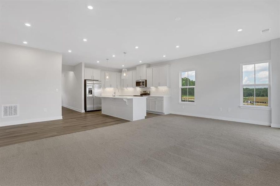 Spacious, unfurnished interior of a new home in Laurel Fields, Gainesville (Image 20).