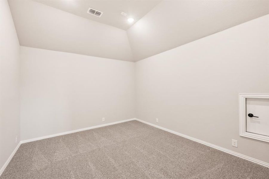 Spacious, unfurnished interior of a new home in The Grove, Midlothian (Image 15).