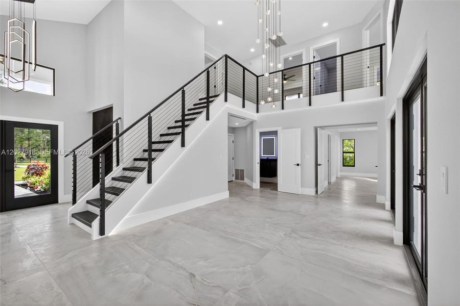 Spacious, unfurnished interior of a new home in , Palm Beach Gardens (Image 27).