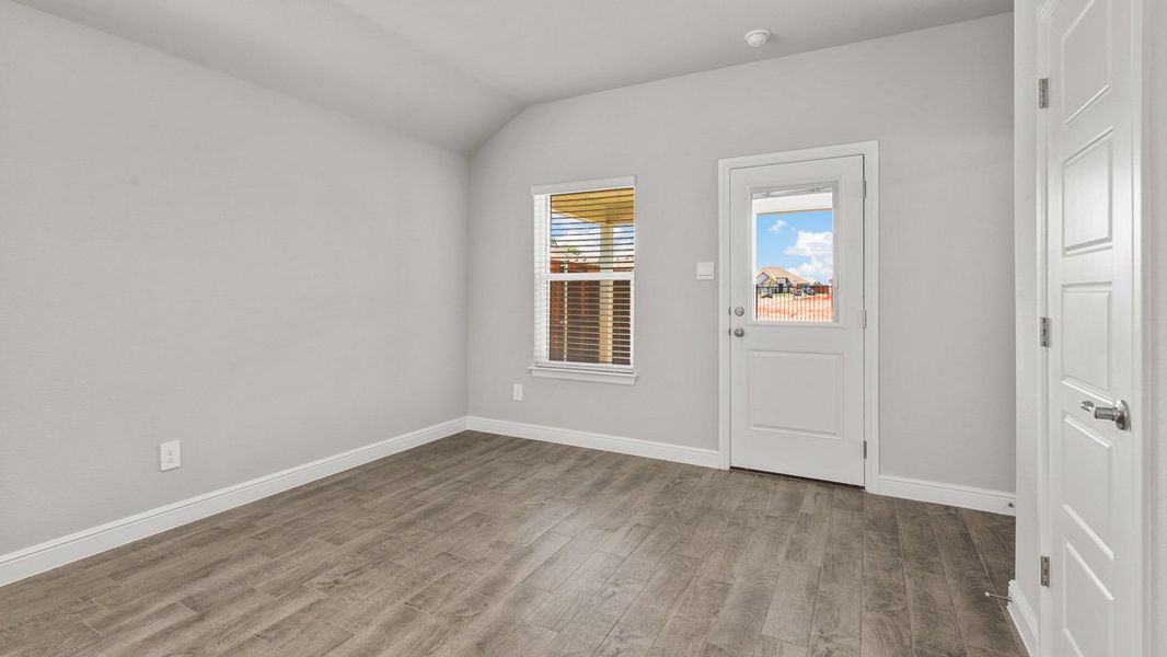 Spacious, unfurnished interior of a new home in The Hills at Reunion, Newark (Image 21).