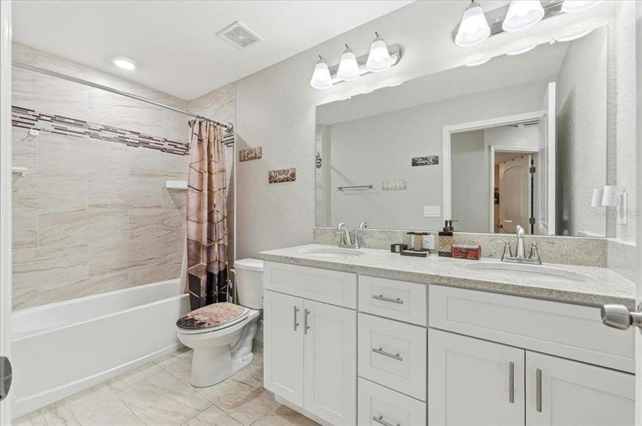 Furnished interior view inside a new home in , Auburndale (Image 47).