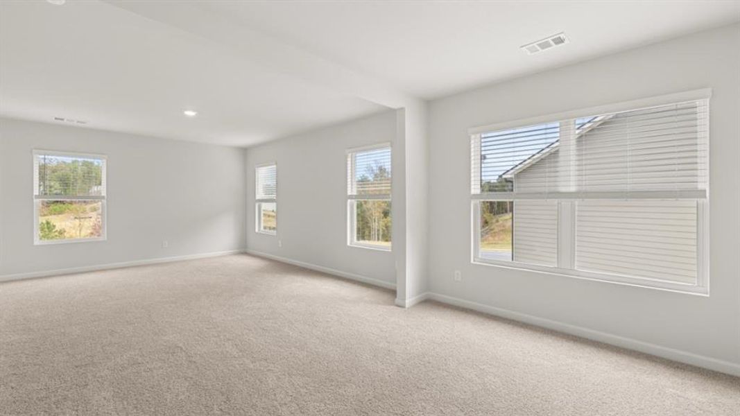 Spacious, unfurnished interior of a new home in Lost Creek, Dallas (Image 16).