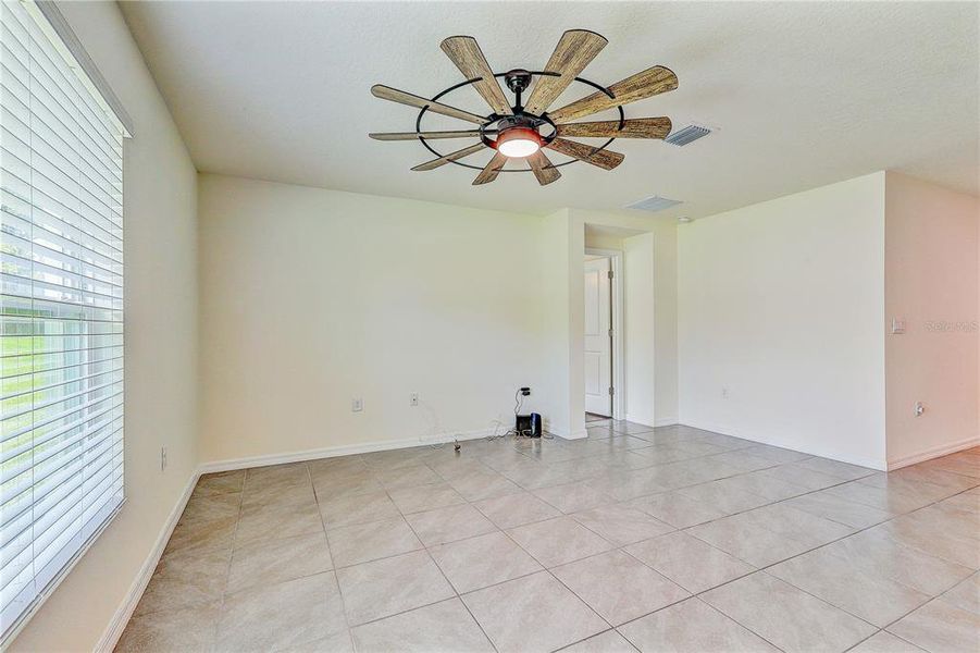 Spacious, unfurnished interior of a new home in , Spring Hill (Image 45).