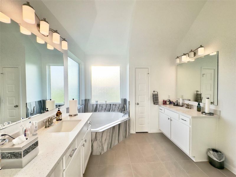 Furnished interior view inside a new home in Lakeview, Waller (Image 28).