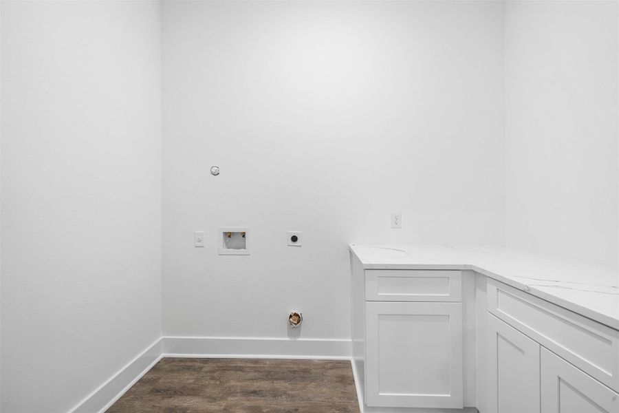 Spacious, unfurnished interior of a new home in , Huffman (Image 18).