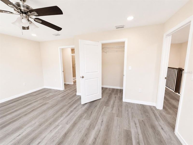 Spacious, unfurnished interior of a new home in , Tampa (Image 23).