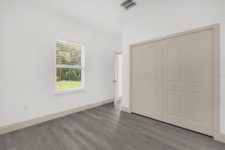 Spacious, unfurnished interior of a new home in , Ocala (Image 12).