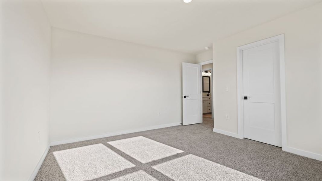 Spacious, unfurnished interior of a new home in Adams Glen, Mauldin (Image 29).