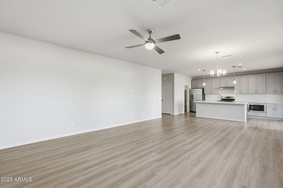 6568 N 15TH DR, Phoenix, AZ 85015