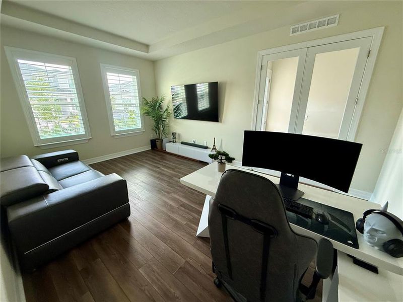 Furnished interior view inside a new home in , Orlando (Image 42).