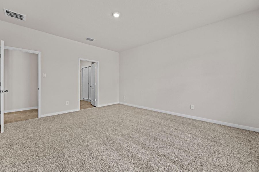Spacious, unfurnished interior of a new home in Whisper South, San Marcos (Image 16). Spacious, unfurnished interior of a new home in Whisper South, San Marcos (Image 16).