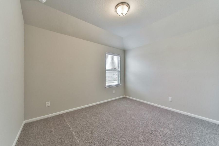 Spacious, unfurnished interior of a new home in Montgomery Ridge: Landmark Collection, Montgomery (Image 16).
