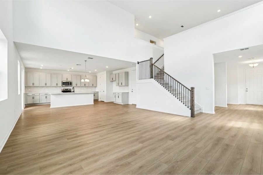 Spacious, unfurnished interior of a new home in Ardisia Park, New Smyrna Beach (Image 11).