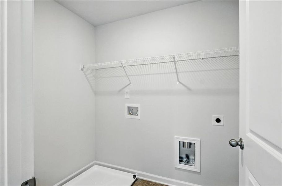 Spacious, unfurnished interior of a new home in Creekside Landing, Dallas (Image 19).