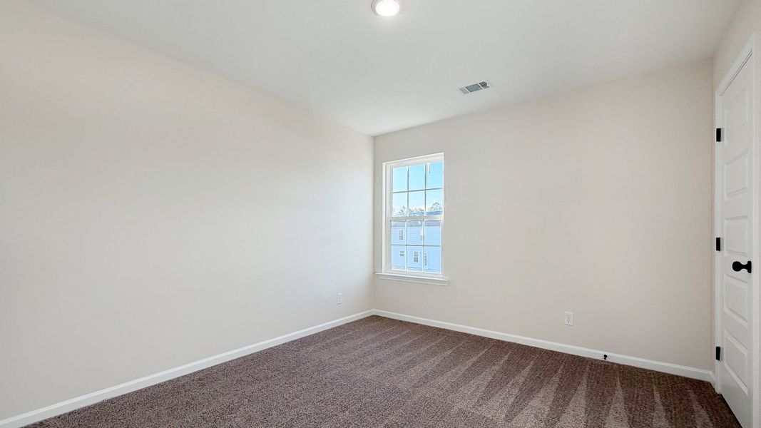 Spacious, unfurnished interior of a new home in Grand Reserve, Hinesville (Image 24).
