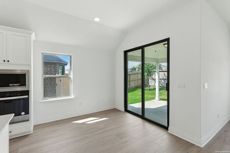 Spacious, unfurnished interior of a new home in Nopal Valley, San Antonio (Image 21).