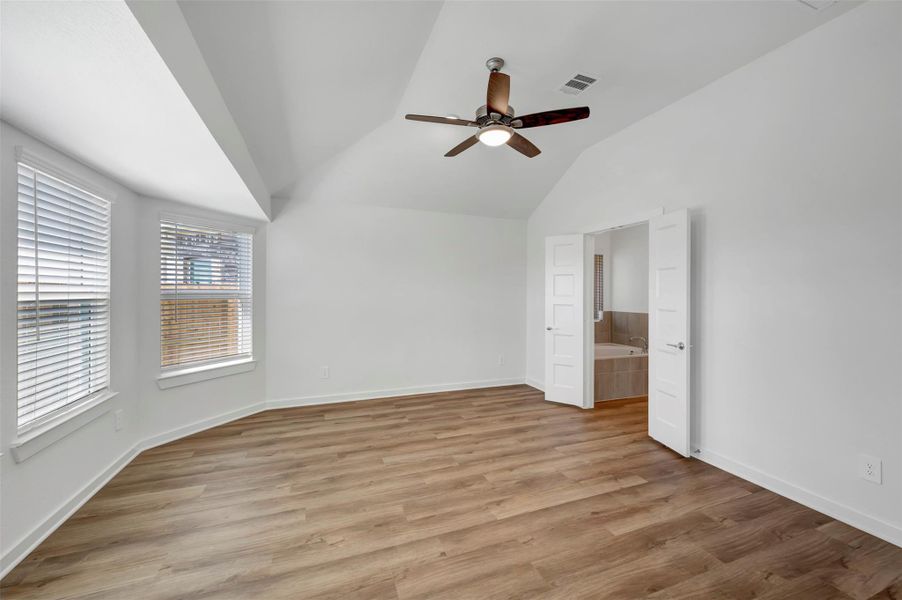 Spacious, unfurnished interior of a new home in Wildrye, Waller (Image 27).