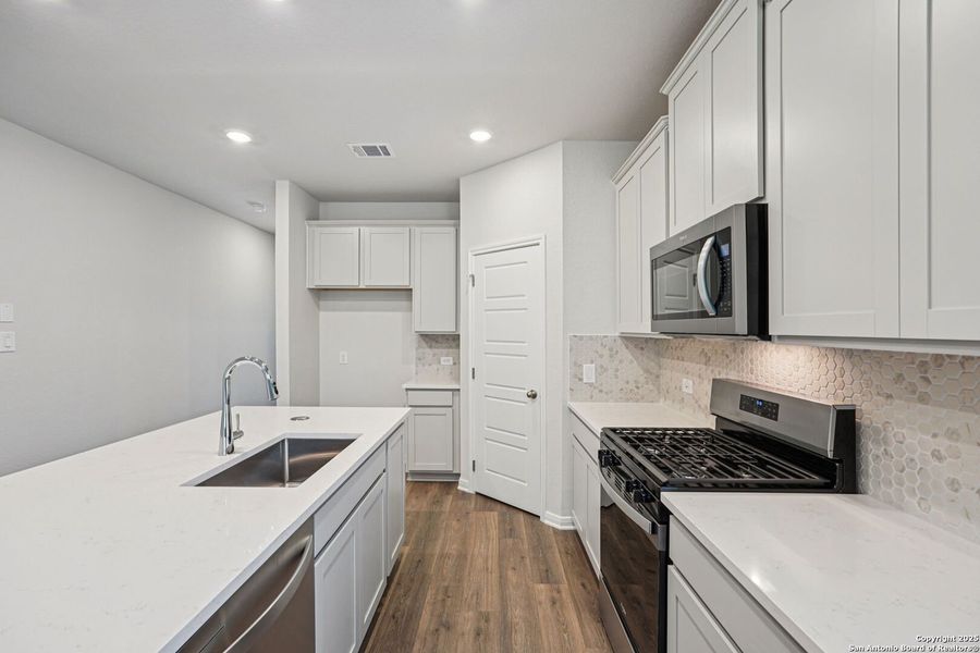 Furnished interior view inside a new home in Comanche Ridge, San Antonio (Image 7). Furnished interior view inside a new home in Comanche Ridge, San Antonio (Image 7).