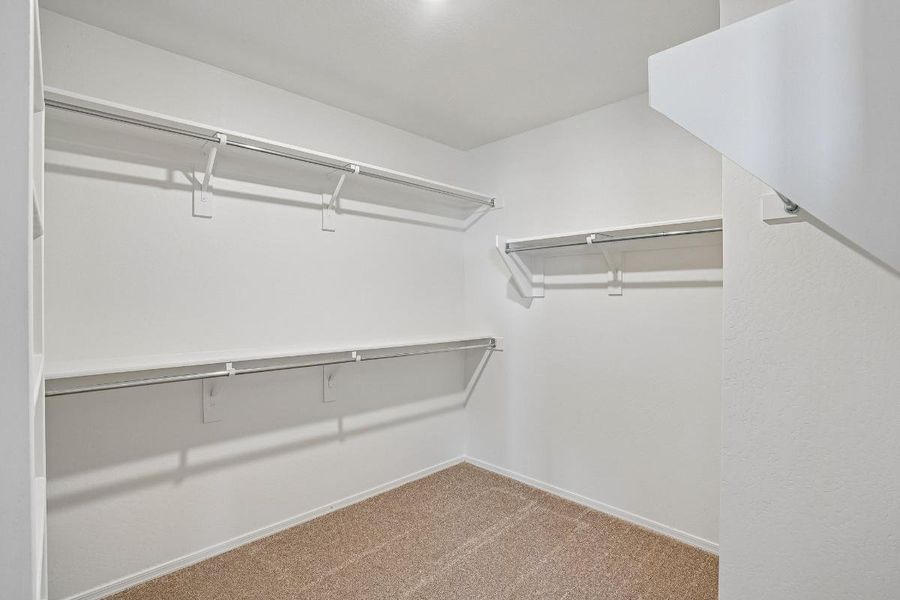 Spacious, unfurnished interior of a new home in Bella Camino Traditions, San Tan Valley (Image 16).