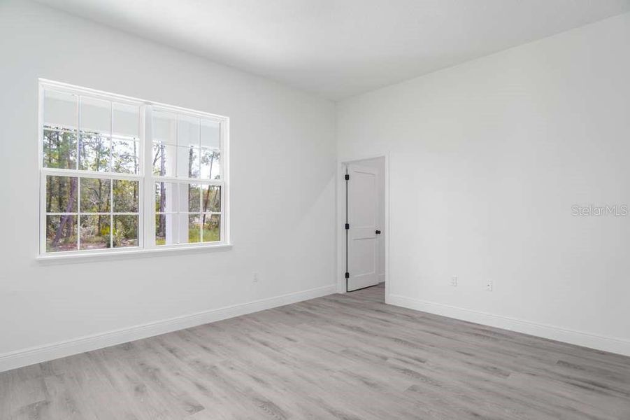 Spacious, unfurnished interior of a new home in , Ocala (Image 21).