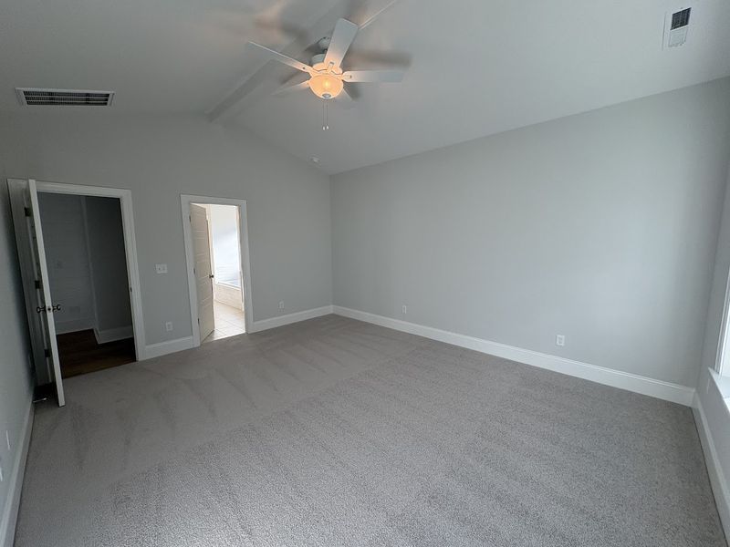 Spacious, unfurnished interior of a new home in Riverside Cove, Wilmington (Image 36).
