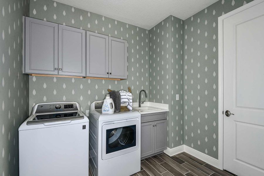 Furnished interior view inside a new home in Boca Royale Golf & Country Club at Wellen Park, Englewood (Image 7).