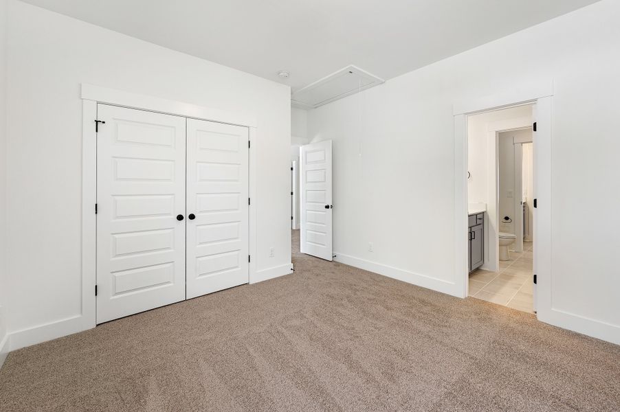 Representative unfurnished interior of a home built from the St. Ledger by Hunter Quinn Homes in Horry County Homes, Myrtle Beach (Image 33). Representative unfurnished interior of a home built from the St. Ledger by Hunter Quinn Homes in Horry County Homes, Myrtle Beach (Image 33).