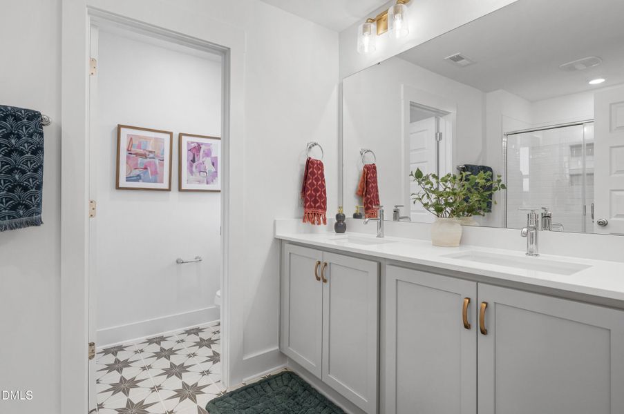 APA-0019*_Creator_C_PrimaryBath