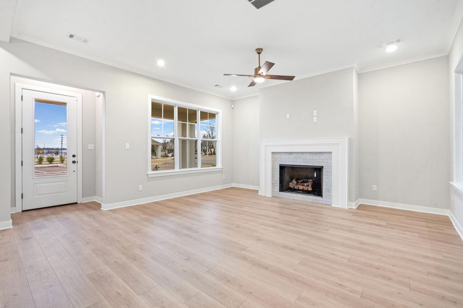 Spacious, unfurnished interior of a new home in Lockwood, Collierville (Image 16).