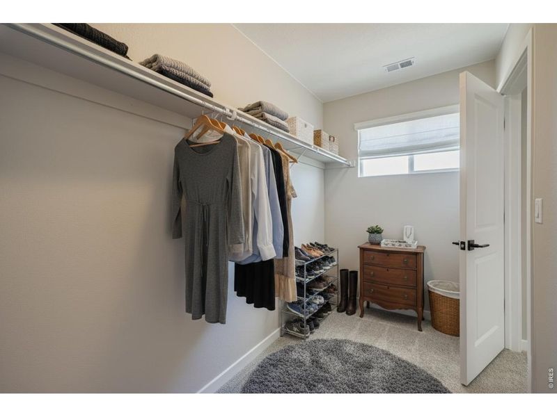 Furnished interior view inside a new home in Mountain Brook, Longmont (Image 9).