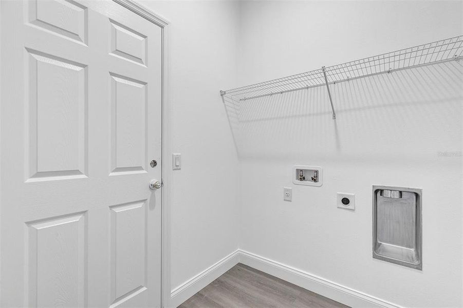 Spacious, unfurnished interior of a new home in , Deland (Image 26).