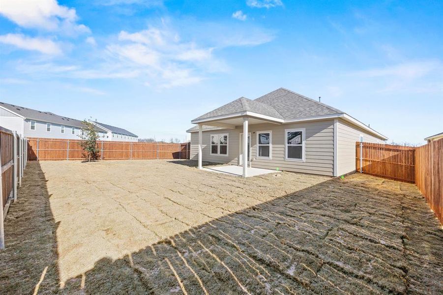 Exterior details and patio area of a home in Hickory Hill, Sherman (Image 4). Exterior details and patio area of a home in Hickory Hill, Sherman (Image 4).