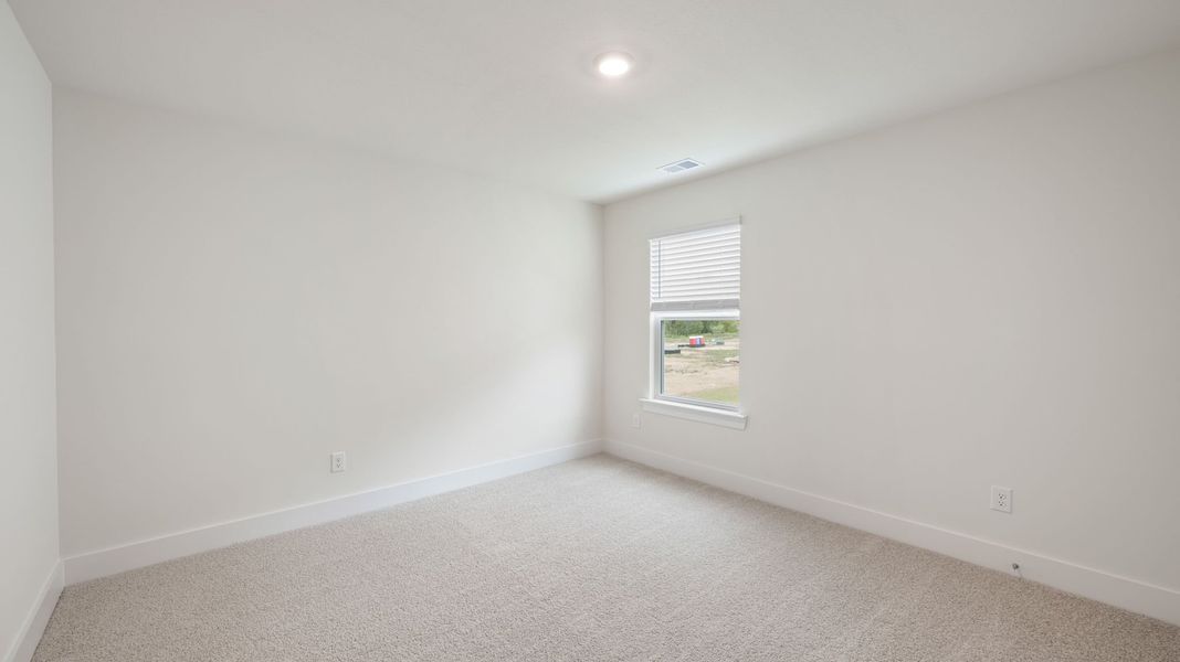 Representative unfurnished interior of a home built from the Hanover by D.R. Horton in Harbor Crest, Ooltewah (Image 22).