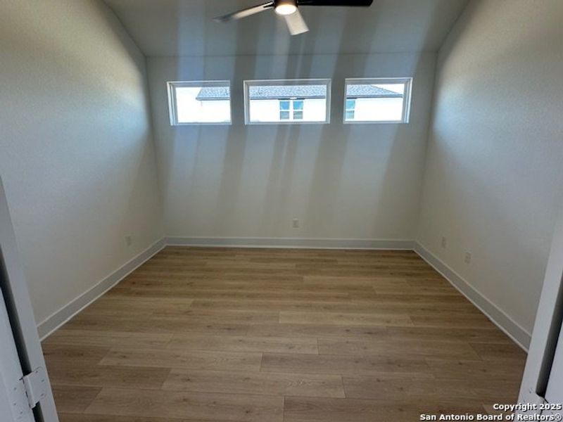 Spacious, unfurnished interior of a new home in Stillwater Ranch, San Antonio (Image 17).