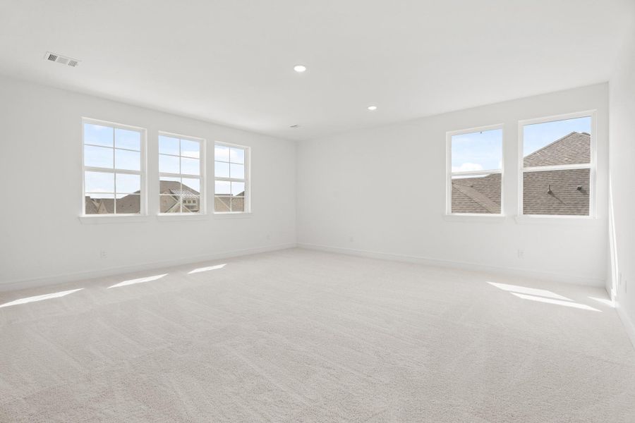 Spacious, unfurnished interior of a new home in Westland Ranch - 70' Homesites, League City (Image 33).