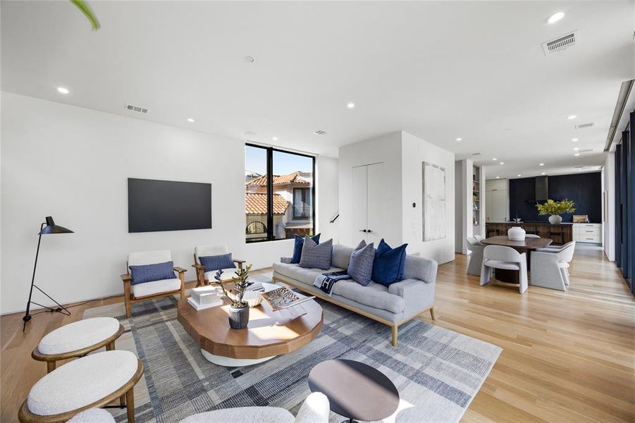 Furnished interior view inside a new home in , Dallas (Image 18).