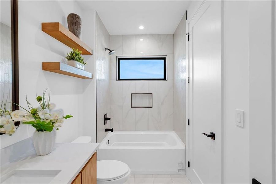 Furnished interior view inside a new home in , Dallas (Image 33).