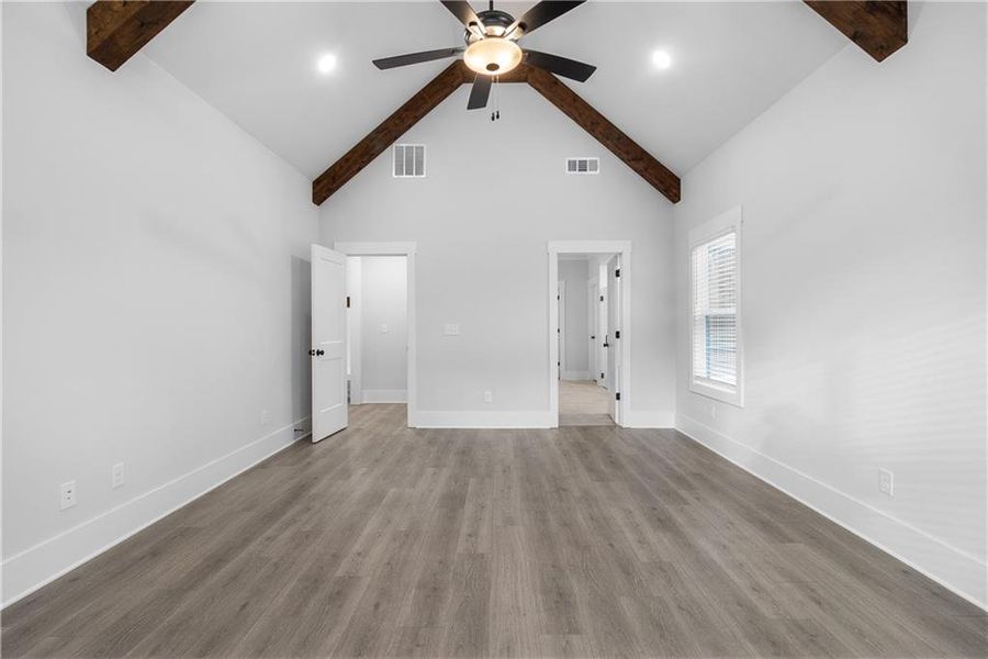 Spacious, unfurnished interior of a new home in Stonegate, Monroe (Image 21).