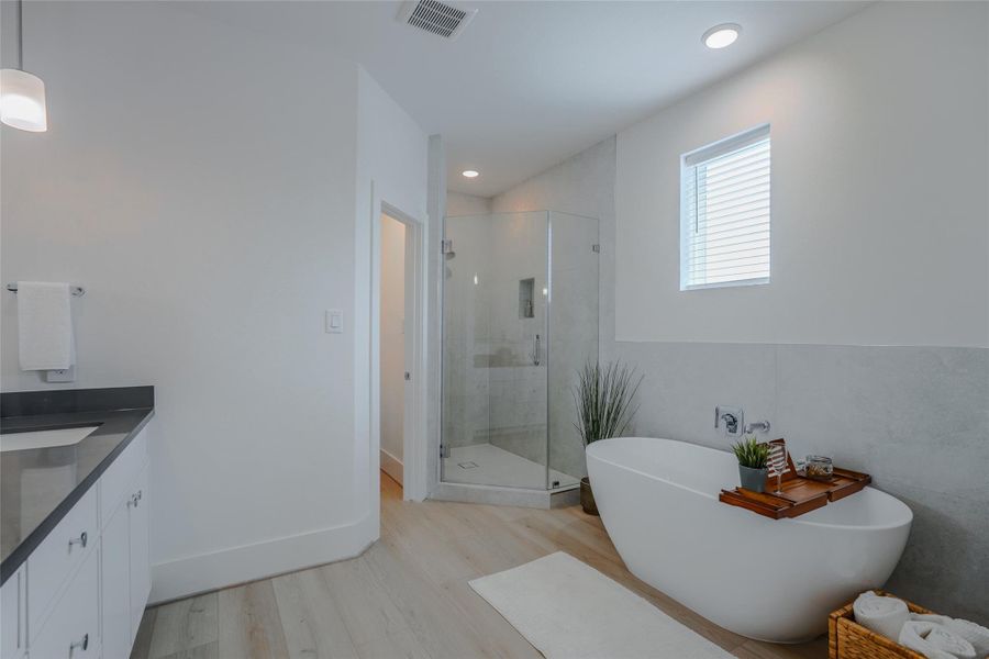 Furnished interior view inside a new home in Paul Quinn Court, Houston (Image 31).
