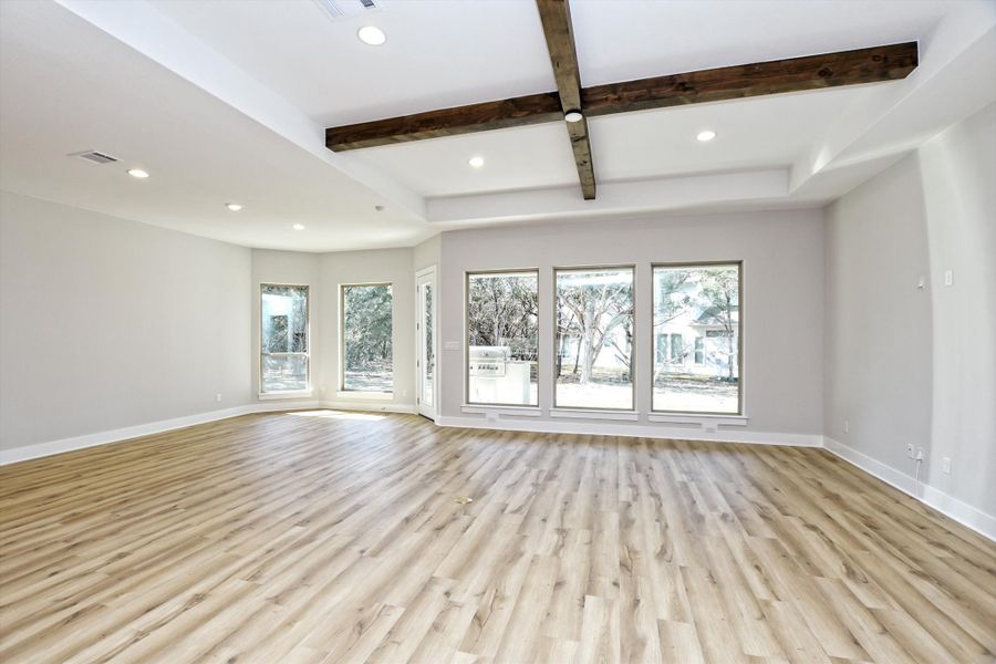 Representative unfurnished interior of a home built from the Vanderpool II by Giddens Homes in Whispering Wind, Bertram (Image 26).