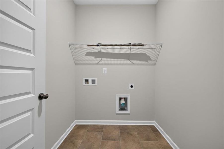 Spacious, unfurnished interior of a new home in Summerfield Place, Carrollton (Image 16).